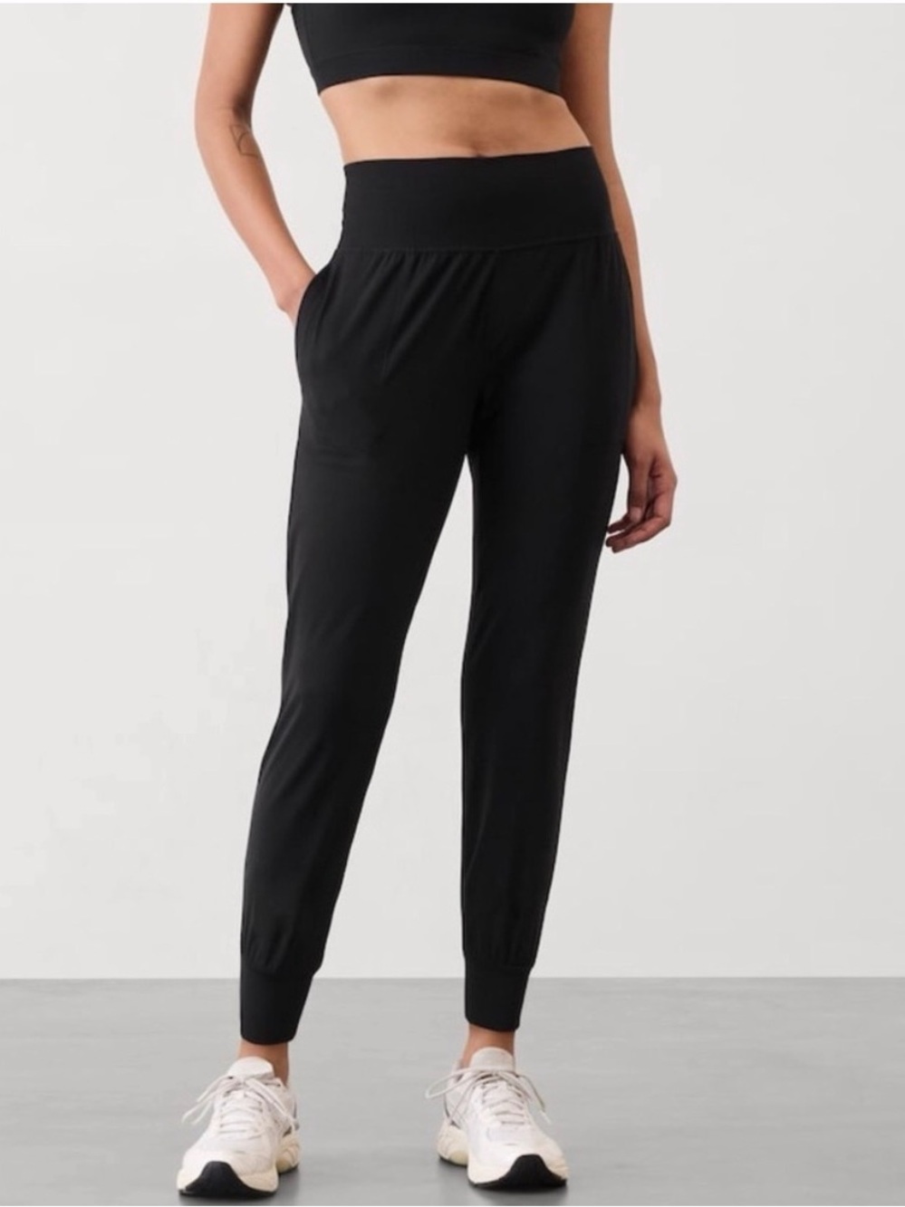 Athleta Salutation Joggers Size XS Black